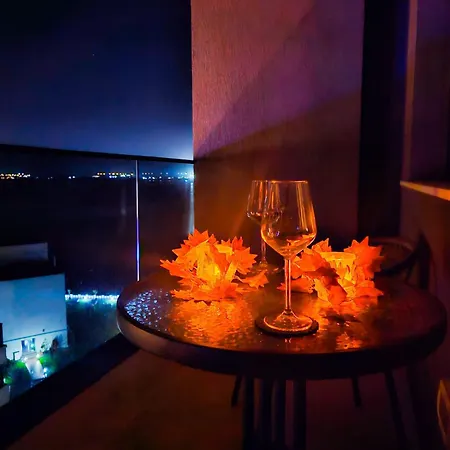 Double View Apartment